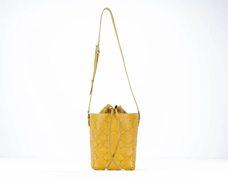 Helon bucket bag - Handwoven yellow leather